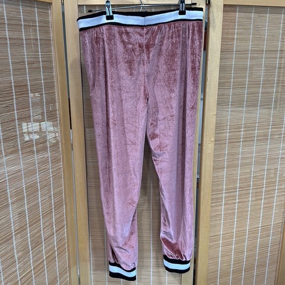 L velvety pink joggers - Picture 2 of 3